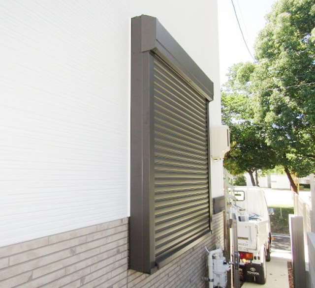 LIXILシャッターを２階の窓に取付工事【神奈川, 44% OFF